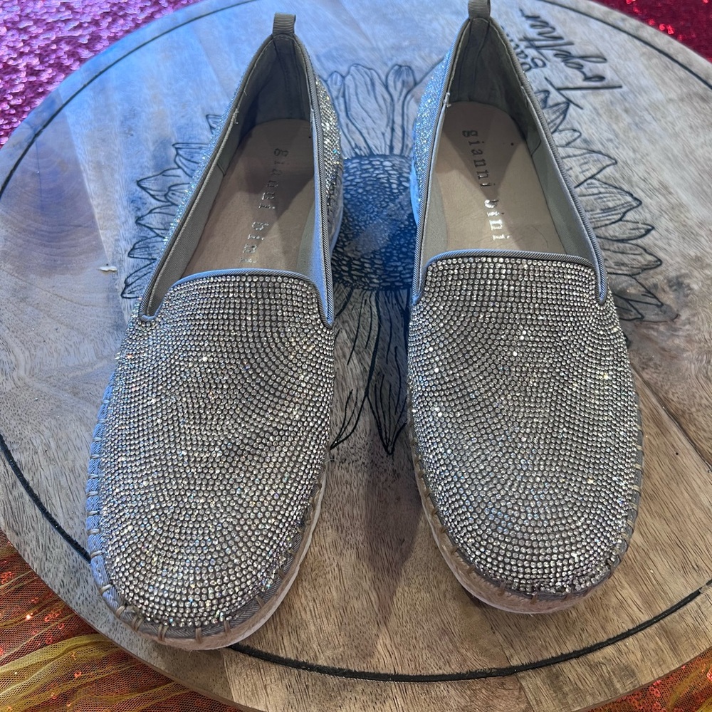 Gianni Bini espadrilles full rhinestone flat shoes nwt 8
